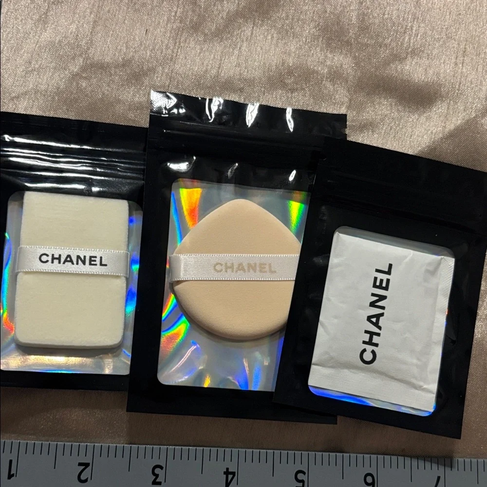 Chanel 17 Piece Assorted Beauty Collection with String Lights USB NWT GWP - Picture 12 of 16